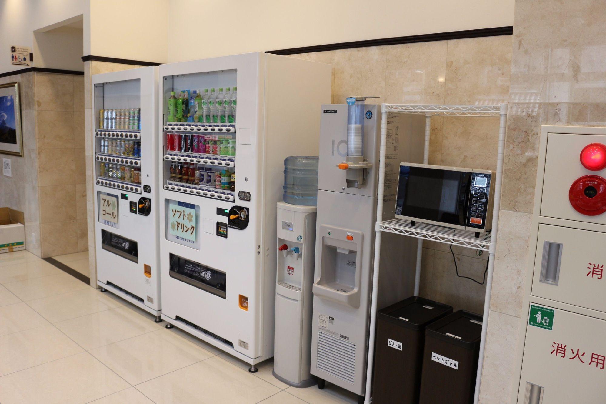 Toyoko Inn Tokyo Eki Yaesu Kita Guchi Ngoại thất bức ảnh