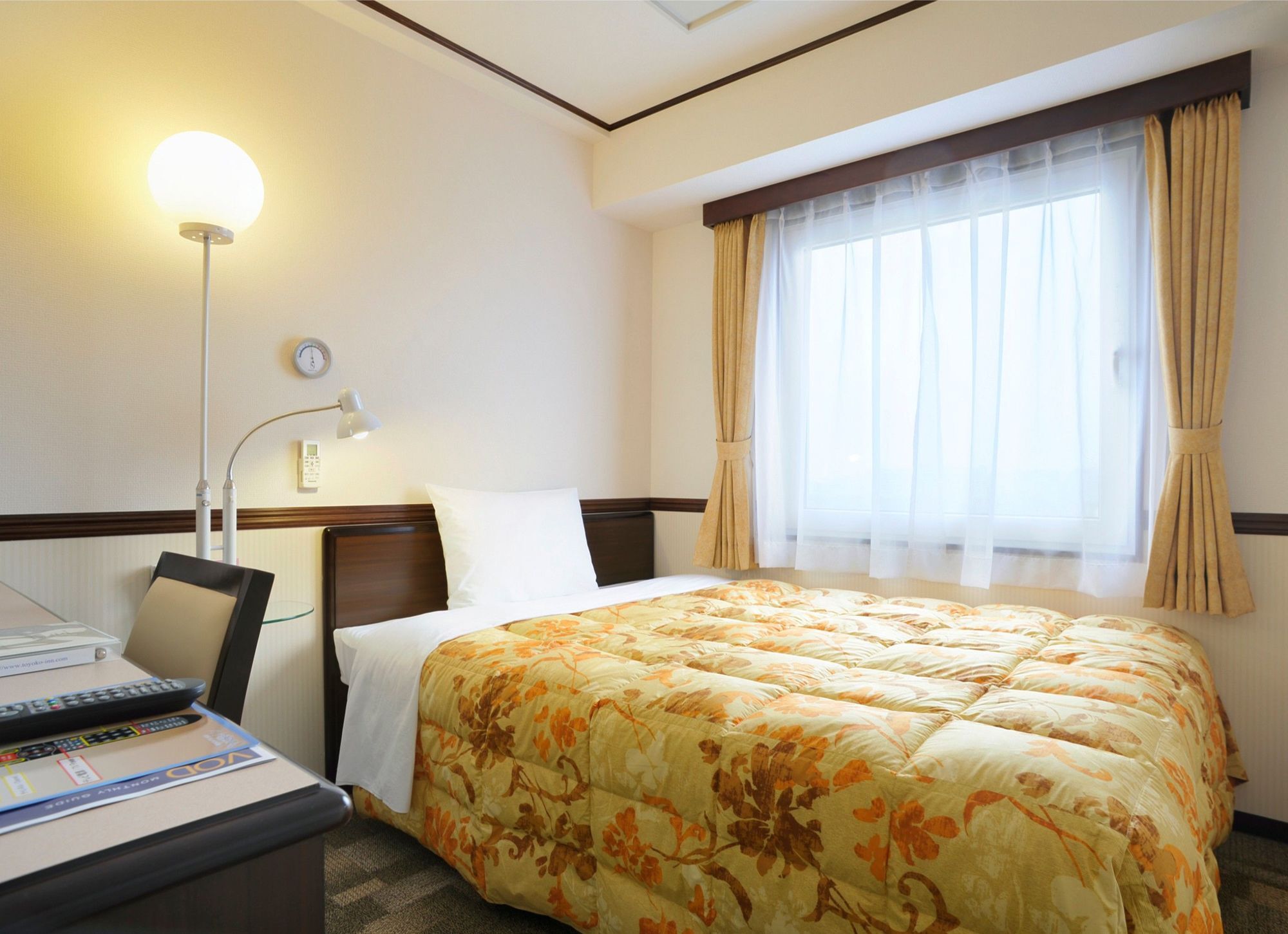 Toyoko Inn Tokyo Eki Yaesu Kita Guchi Ngoại thất bức ảnh
