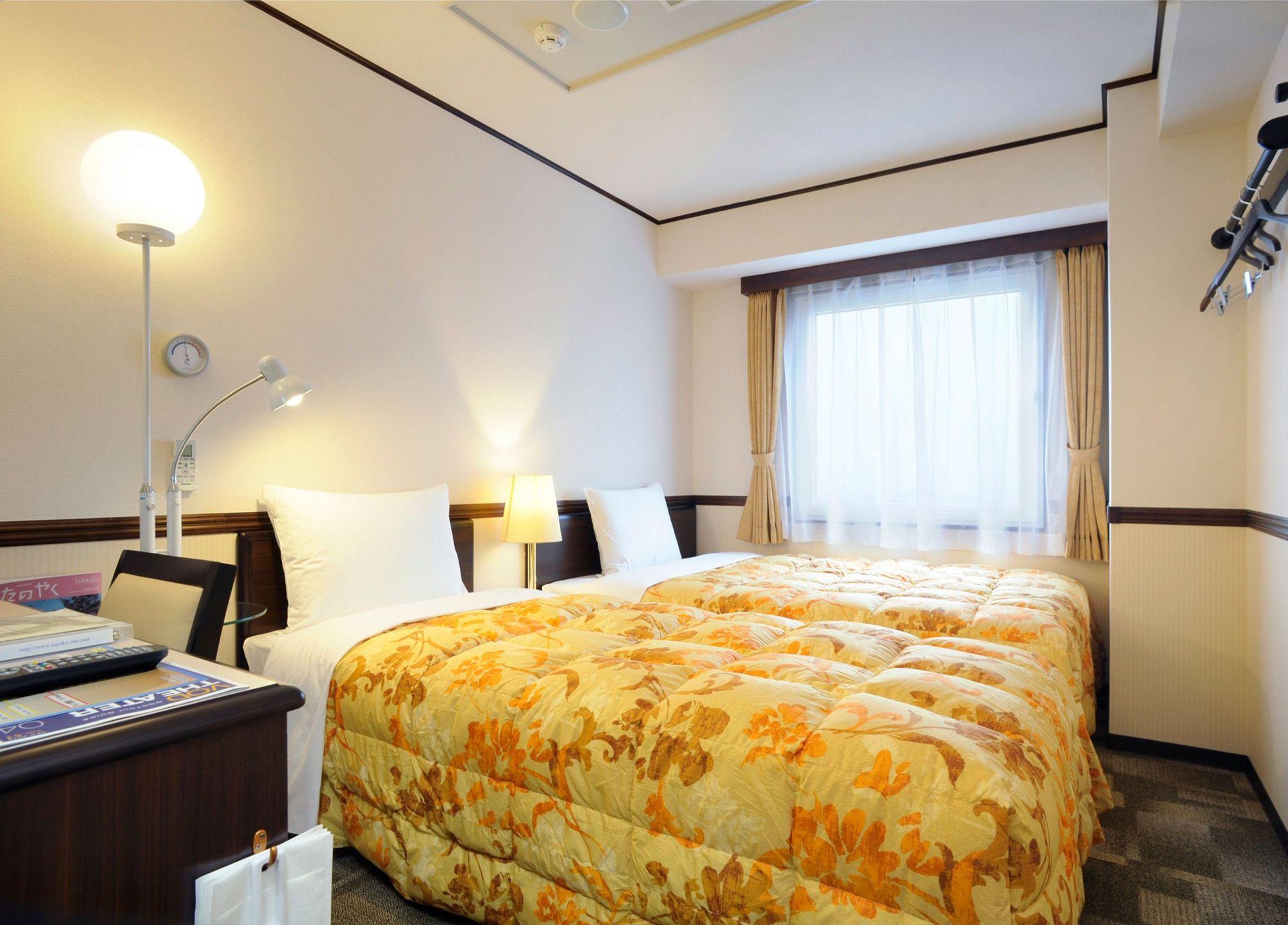Toyoko Inn Tokyo Eki Yaesu Kita Guchi Ngoại thất bức ảnh